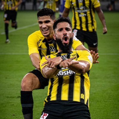 ستوآجه صنفًا لا يفكر إلا بنفسه وستوآجه صنفًا يخذلك في نهآية آلطريق وصنفًا ينكر معروفًا لك ، ستصفعك الحياة بمن وثقت بهم فتعلم كيف تنهض.2012/
