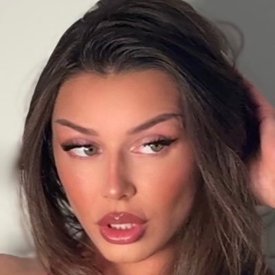 shainakayx's profile picture. Real life maneater 😈 come play with me  https://t.co/HqAPPfwUaa