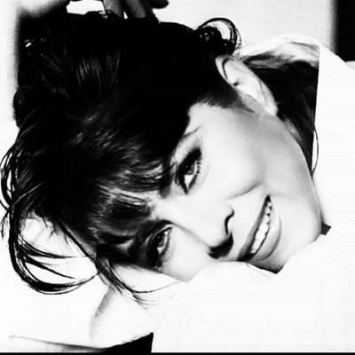 joceline_prado's profile picture. Quisera volver al día que nos conocemos,Pa no ir... 🤭
Mi amor por siempre a la Queen @victoriaruffo31
cuenta 99,99 % es de vick y 1 % es  personale