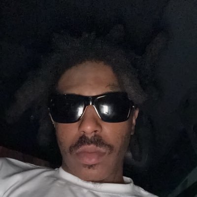 LouiVtrousers's profile picture. 