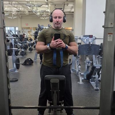 !ban Shumkoolie is an entirely acceptable way to greet me if you see me on Twitch. Because.....Reasons.
I ❤ lifting heavy things for fun. 💪💪