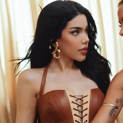 Sua maior fonte de informações sobre a cantora, compositora, modelo e influêncer @KeniaOs no Brasil. 🇧🇷 | Fan Account