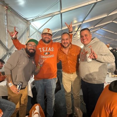 Texas Longhorns, San Antonio Spurs and Boise State Broncos 4 LIFE!!! Huge music lover!!! Originally from Idaho, but feel like an adopted Texan