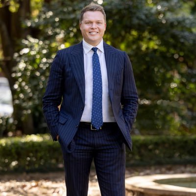 CHRIS HOLMES | WEB EXPERT Profile