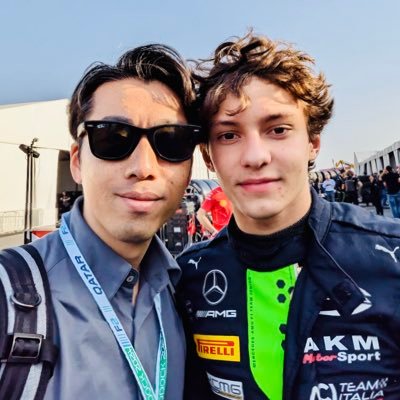 F1大好きな38歳。2歳の頃からハマり、36年間追い続けている変態です笑。同じF1好きな方と繋がれたら嬉しいです! 24年から毎年1カ国F1観戦行くぞ! 【F1現地観戦】24🇶🇦 25🇧🇪26🇪🇸 #F124 もオンラインでやってますのでお誘いもお待ちしてます。 PSID:ko-ta_n8