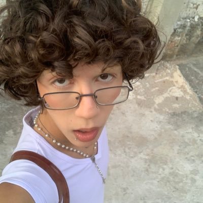 dj and prod. de moda @___rubve on instagram . she/he