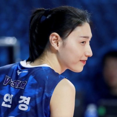 Lilly12__ilee's profile picture. 연경언니 팬계+페미니즘 이슈 이야기 섞어서 해요