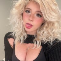 Yumi ♱♥︎ (@viezery) 's Twitter Profile