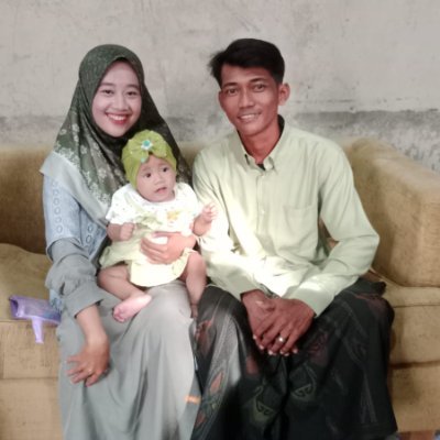 umibaro01693404's profile picture. Eyes , Nose and Lips.