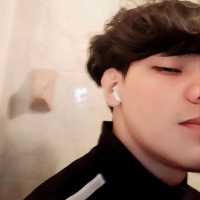 warislese's profile picture. 