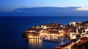 Studenti, mladi i ostali koji se tako osjećaju! Jeste li razmišljali o studiranju u Dubrovniku? Počnite uz nas, možda je to pravi izbor za Vas! Follow us! :)