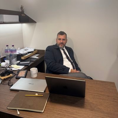 Resido em Braga, com uma experiência profissional na área de consultadoria desde 2011.