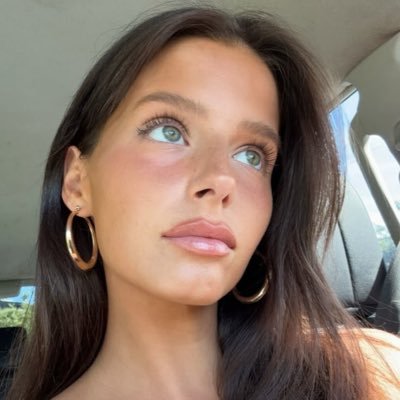 shvnnonstetics's profile picture. @sloanejervais account for books and tv series aesthetics