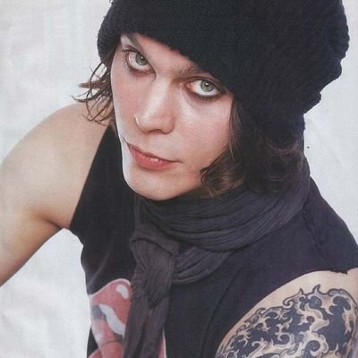VampireOC • Musician|Rockstar • Brat • RP21+ • MV|SS
🦇 ❝In ₆⁶₆ ways I love @CirinoLeandros.❞ 💍 Sept. 5th, 20 #TwoBats 🦇
© Parody by #GothBlood (㇏(`•ᵥᵥ•´)ノ)