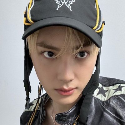 jvvvhaknyeon's profile picture. 