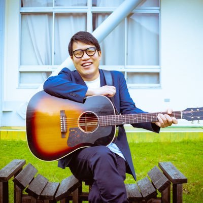 広島の久地(くち)出身・在住。高校時代毛皮のマリーズ、ザ50回転ズ、andymoriなどを知り、ロックンロールに開眼。「くちのね音楽祭」2025.10.12開催!➡️@kuchinonefest FULL ALBUM「ココロの日曜日」発売中!各種リンク➡️https://t.co/xXIdvsbpst