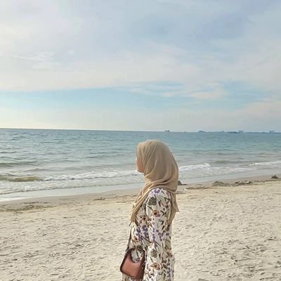 hanisrawrr's profile picture. 