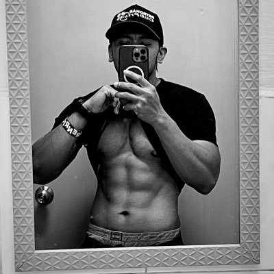 Anime Otaku // At gym most of the time 💪🏻//Personal Trainer 🏋️♂️//Taken
