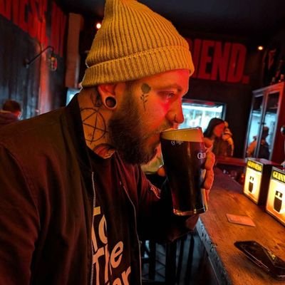 Part time gamer
Twitch - https://t.co/8uo2Bgfedh
TikTok - https://t.co/p3b10uoG3Z