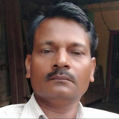 🌹ब्राह्मण🌹
मैं हिन्दू हूँ
हिंदुत्व मेरा जन्मसिद्ध अधिकार है
मैं पार्टीभक्ति में नही देशभक्ति में विश्वास रखता हूं
सही को सही गलत को गलत कहने का दम्भ रखता हूंँ