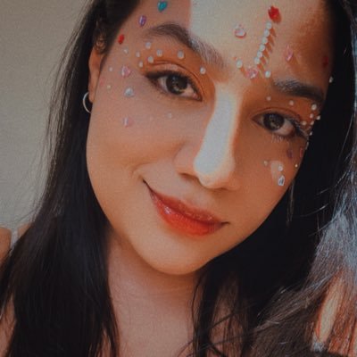 Larissansz's profile picture. 👻💜