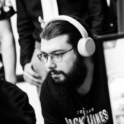 TO / EO / Graphiste pour la TeamAskalonn | Main Renard de l'espace | 22 | 🍉 | Compte artiste : @ArtisteRandom | Pick Up The Pen / Photo : @Lenmunier