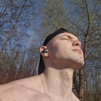 BaldManHimself's profile picture. ・Self Improvement and Sun enjoyer
・Tech, Calisthenics & Psychology.
 https://t.co/i5S9p2EKKF | https://t.co/mi4yIRbHkJ