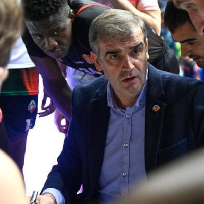 Entrenador Baloncesto. Óbila Club de Basket / Basket Navarra / Grupo Alega Cantabria