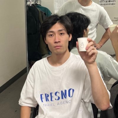 吉本興業所属 芸歴7年目 大阪府高槻市出身 細ラガーマン アロハペンギンのしゃべねばあかんラジオ→https://t.co/q7bYT5SMtK