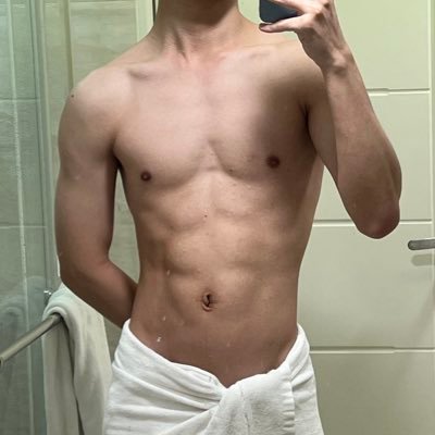 I’m 175 62 Vers with big tool 🥵 How big? find out and see 😉 Collaborations are welcome, Content on Top4fans