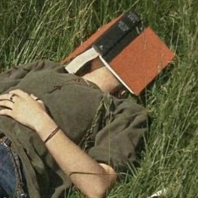 sundaymoodddd's profile picture. 