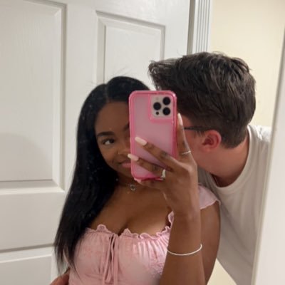 spoilari's profile picture. spoiled (: