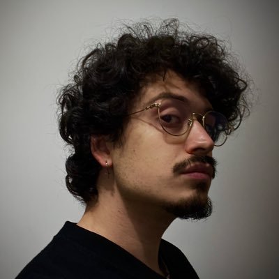 criscapasso's profile picture. I help creators scale fast with content systems🚀 64K+ community | 5-figure digital brand builder Grab my Free 21k Creator Workflow👇