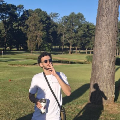 Luizera02's profile picture. só posto letra de música ou batalha de rima

n leve a sério