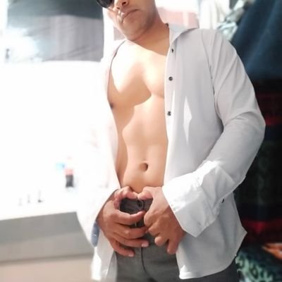 VictorManu52990's profile picture. 48 y 40 años hetero,MHM ,HMH, inter 
plática ,tomar un drink