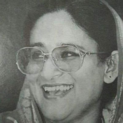 মানুষ সবার কাছে অচেনা ভাবে আসে,চরিত্রের গুণে মানুষ সবার চোখে ভাসে #Welcome🤝 Don't take my tweets seriously.Nothing to do with personal life