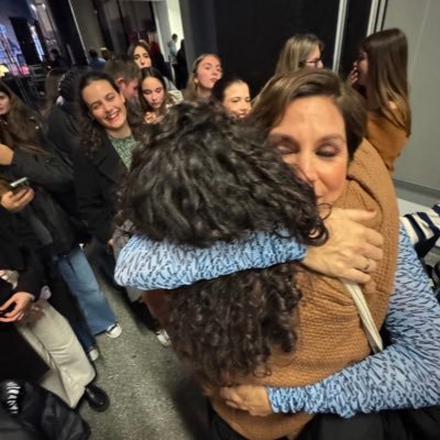 Que las flores volverán a crecer donde ahora lloramos 🎶