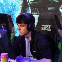 Dennis (@dss6_r6) 's Twitter Profile