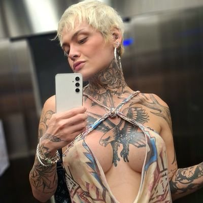 Mulher Trans 🏳️⚧️
Mineira no Sul do Mapa 🚩
Conteúdos e vídeo Chamada. Oi lá no 48999103420 wpp.