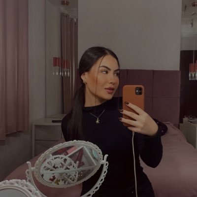 vv__th's profile picture. ✞