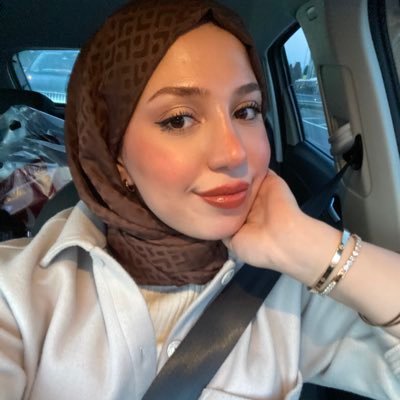 fatmaspl's profile picture. 💛💙