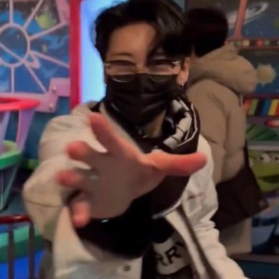 cheayummin's profile picture. Touched is dangerous✨