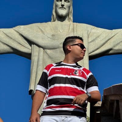 Sócio e torcedor apaixonado do Santa Cruz F.C, de vez em quando sou estudante de RH. 26 anos, Praieiro de - Recife PE ☀️
