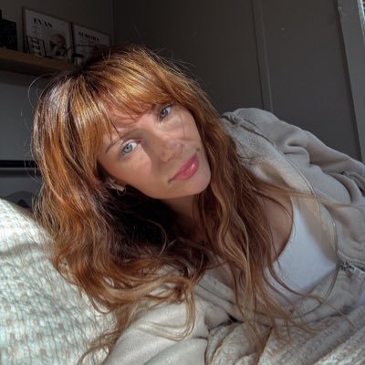 calikno's profile picture. be love —— she/her