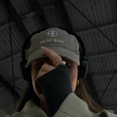 moni2p's profile picture. 