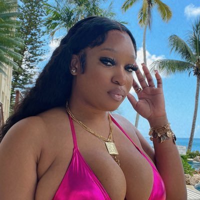 Aliyaaa____'s profile picture. 𝐒𝐢𝐥𝐞𝐧𝐜𝐞 𝐈𝐬 𝐆𝐨𝐥𝐝𝐞𝐧 💫