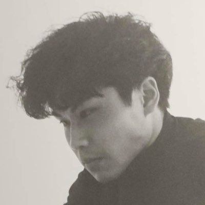 アーティスト 多摩美術大学卒業.                           Meil→ 3366587a@gmail.com