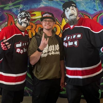 hardcamfrio's profile picture. I forget I still have this app