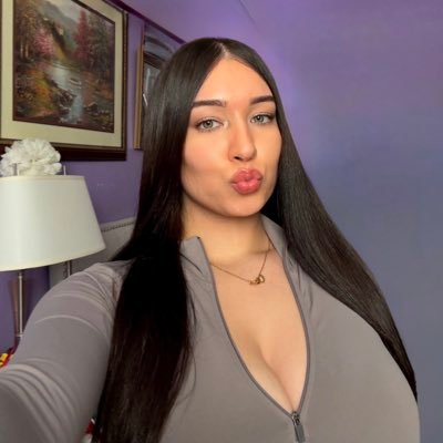 Crystal ᥫ᭡ Profile