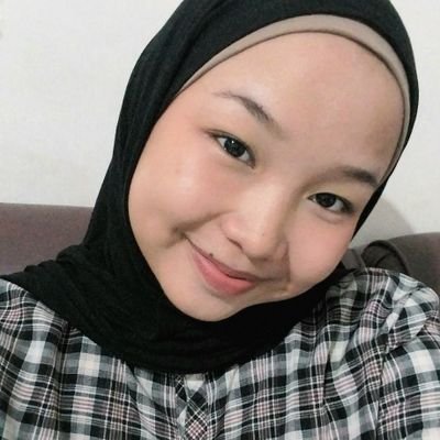 warmtonightly's profile picture. 👾👾👾👾